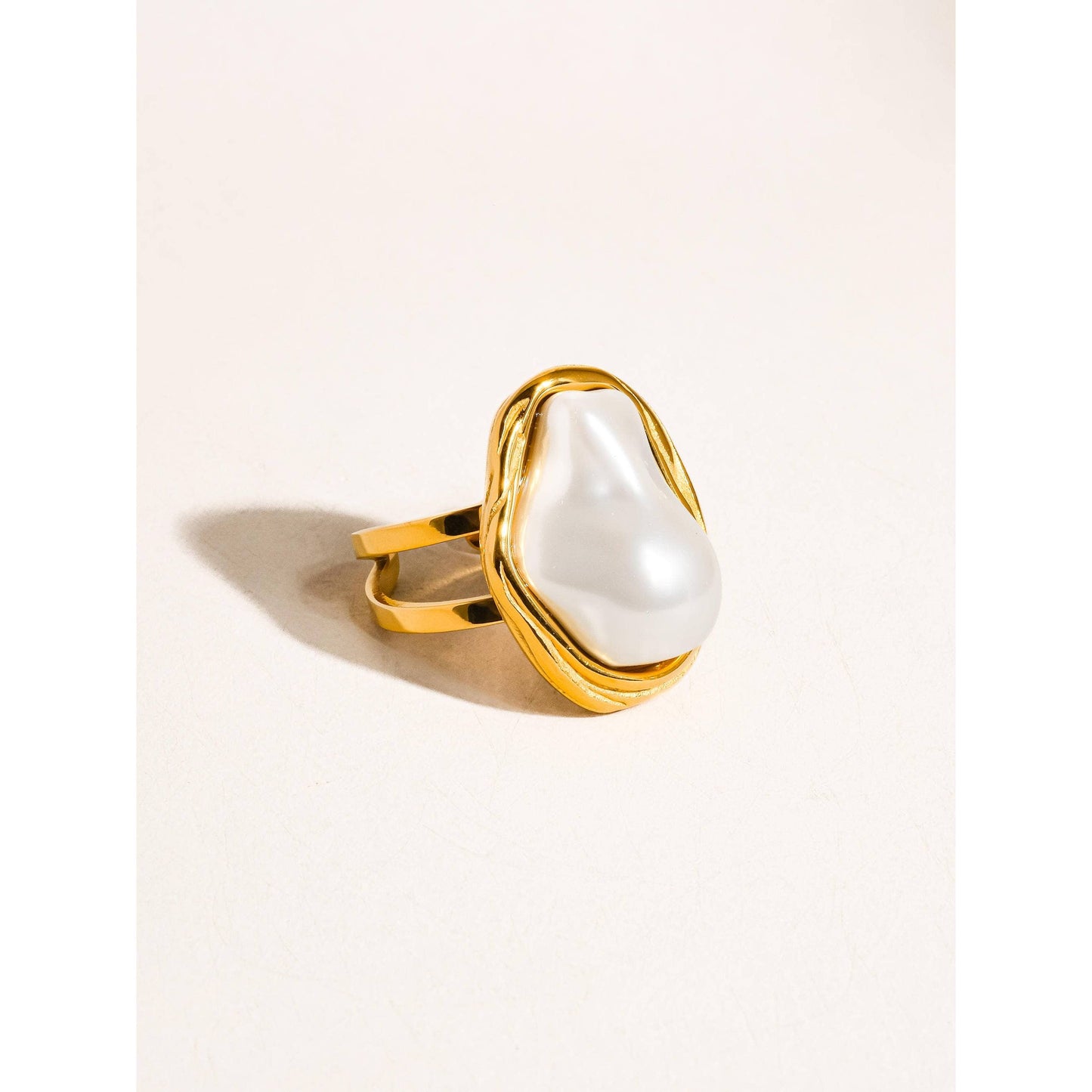 Cameron 18K Gold Non-Tarnish Classic Pearl Round Ring