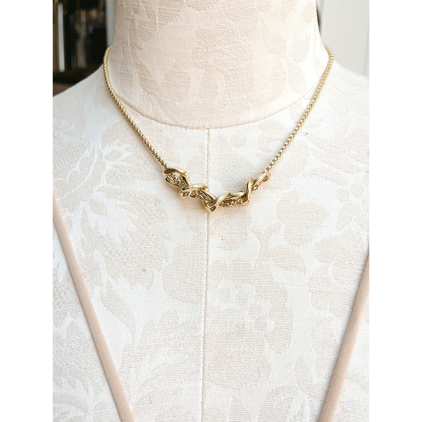 Chain dancer gold