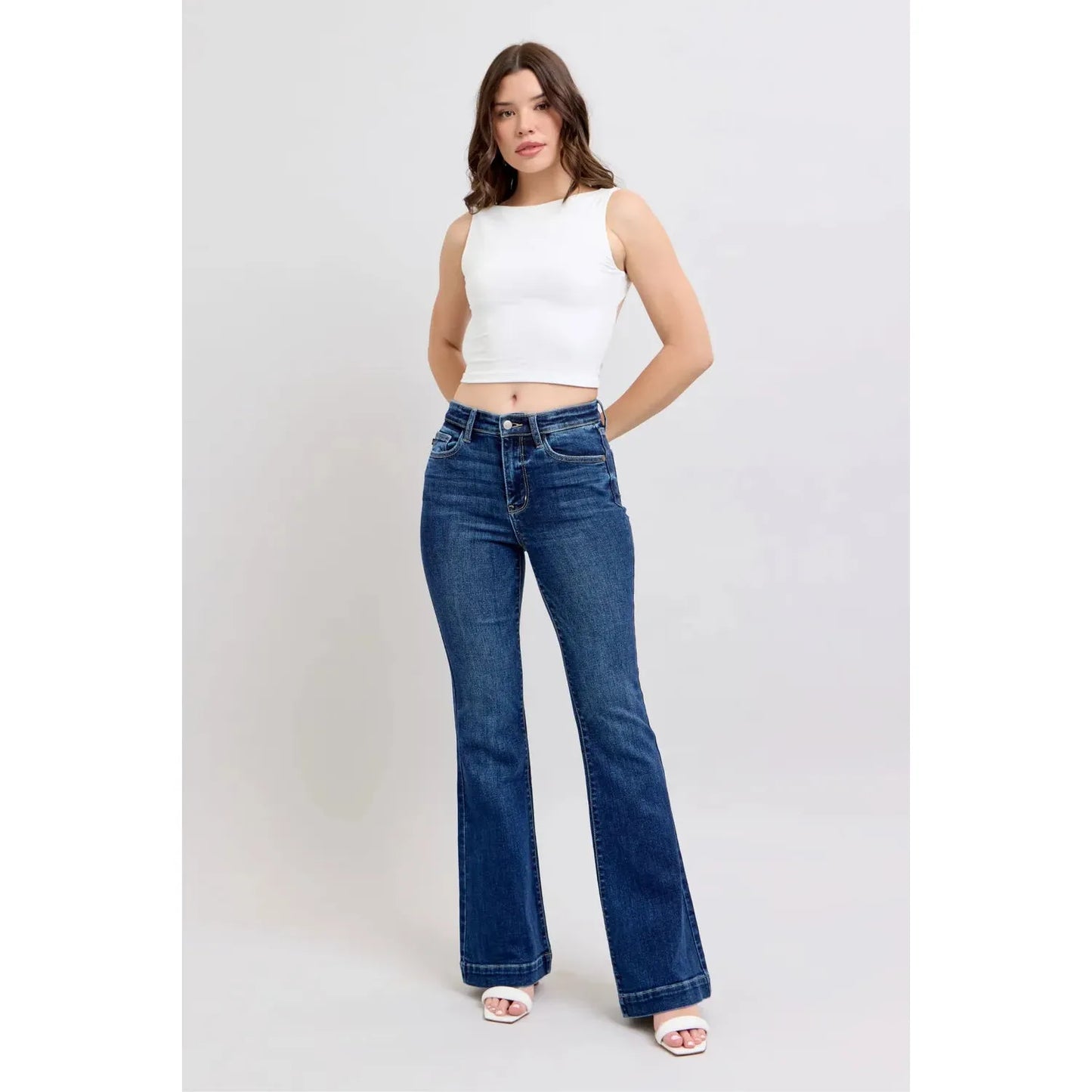 bb0a993d-f215-4dfa-85e2-e75eec27bee2-Max