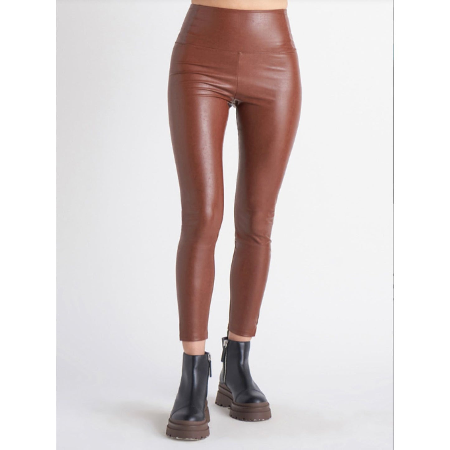 Act Up Faux Leather Leggings "Brown"