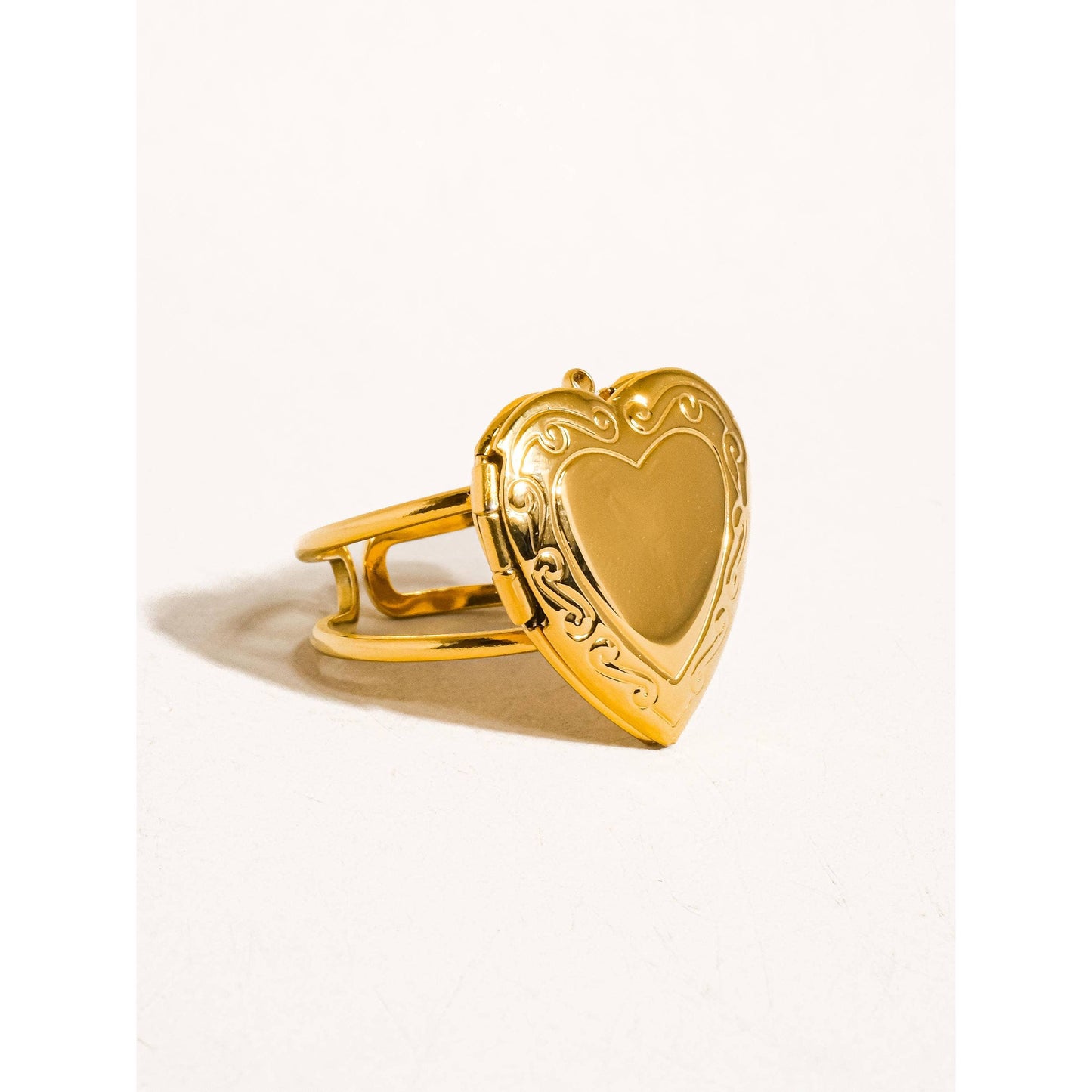 Sefina 18K Non-Tarnish Locket Heart Ring