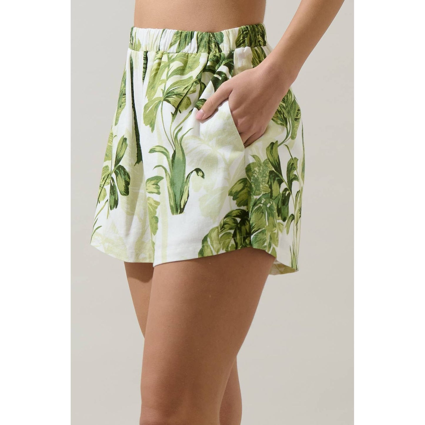 Palmet Tropical Shorts
