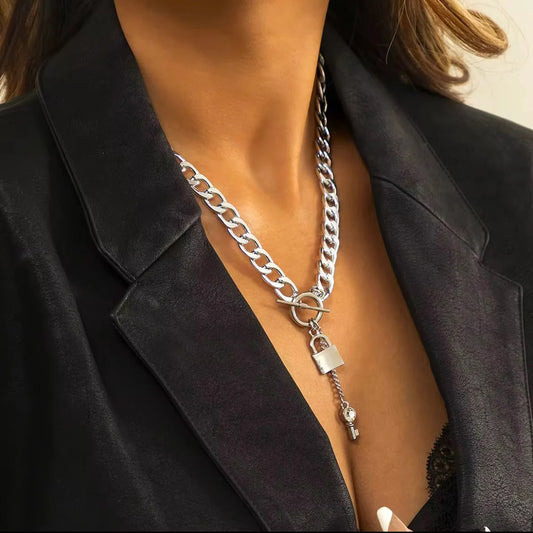 Lock & key non tarnish toggle necklace