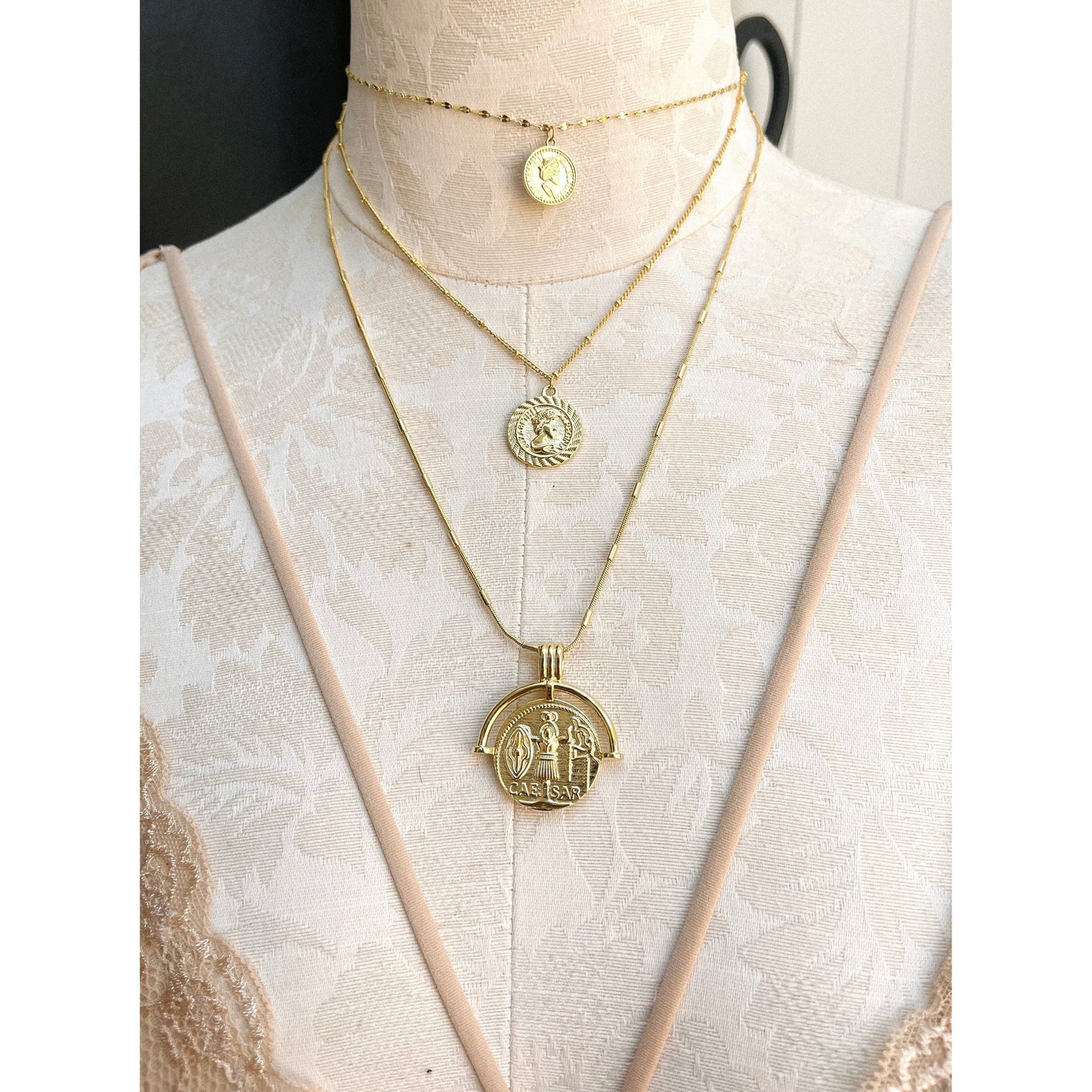 Layer all the way necklace