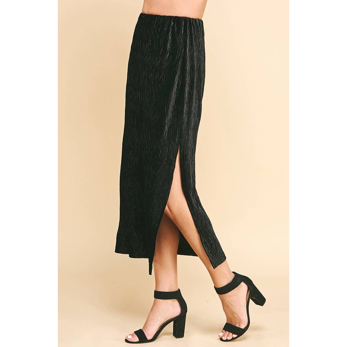 TEXTURED KNIT MIDI SKIRT