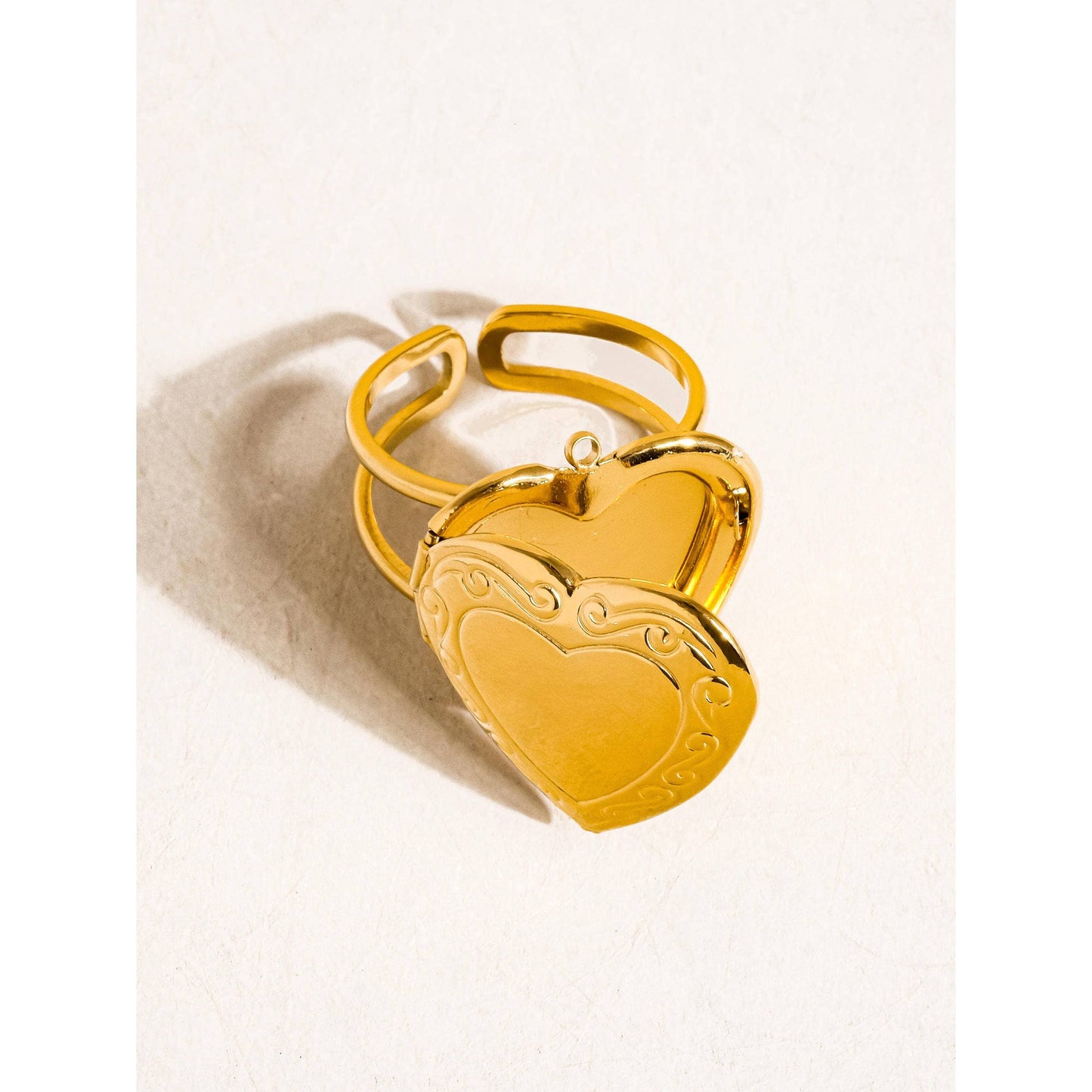 Sefina 18K Non-Tarnish Locket Heart Ring